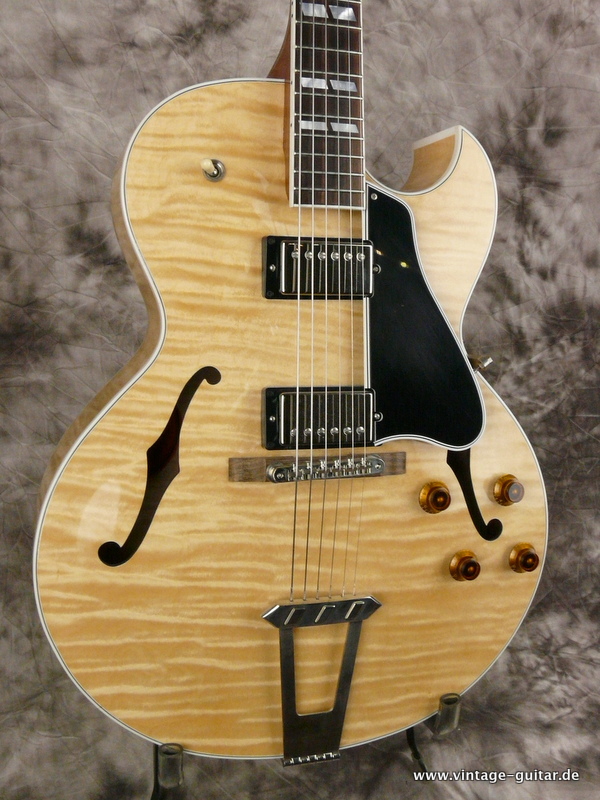 Gibson-ES-175-D-natural-flamemaple-2011-008.JPG