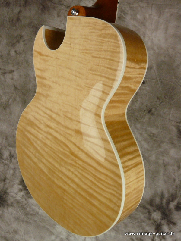Gibson-ES-175-D-natural-flamemaple-2011-009.JPG