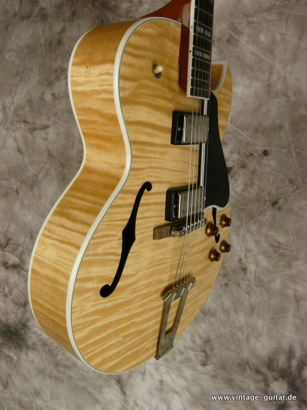 Gibson-ES-175-D-natural-flamemaple-2011-011.JPG