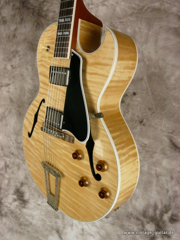Gibson-ES-175-D-natural-flamemaple-2011-012.JPG