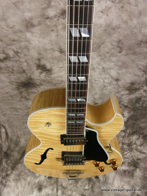 Gibson-ES-175-D-natural-flamemaple-2011-013.JPG
