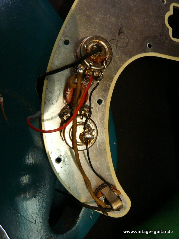 Fender_Precision_Bass_1964_blue-refinished-013.JPG