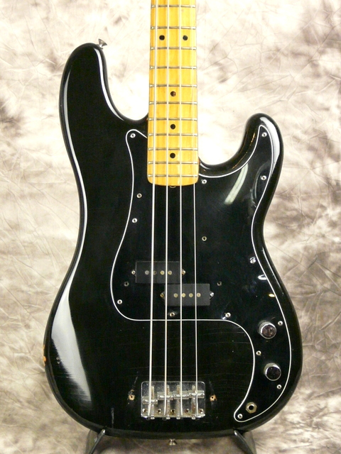 Fender_Precision-1979-black-002.JPG