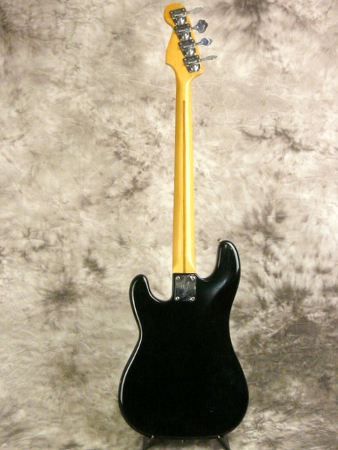 Fender_Precision-1979-black-004.JPG