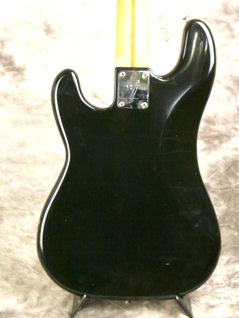 Fender_Precision-1979-black-005.JPG