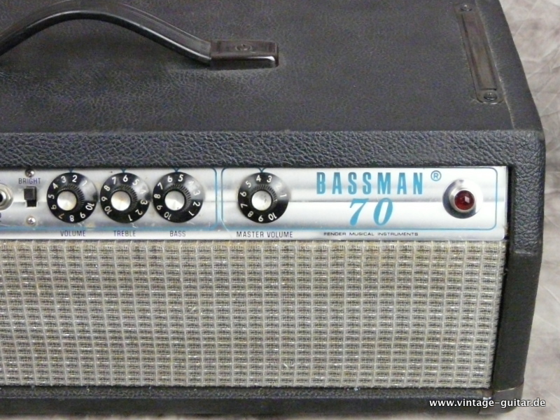 Fender-Bassman_70-1981-silverface-003.JPG
