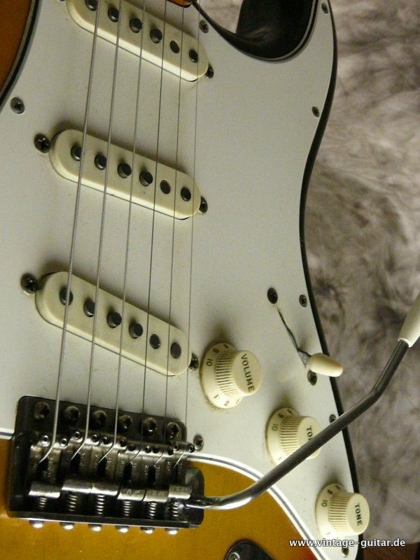 Fender-Stratocaster-1966-sunburst-011.JPG