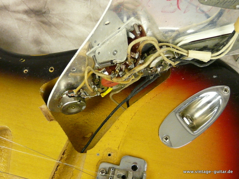 Fender-Stratocaster-1966-sunburst-019.JPG