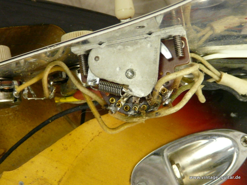 Fender-Stratocaster-1966-sunburst-031.JPG