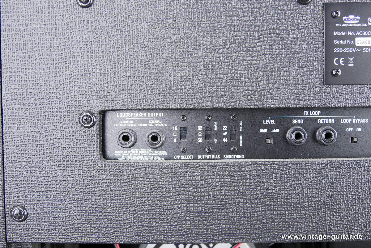 Vox_AC_30_combo_black_2008-008.JPG