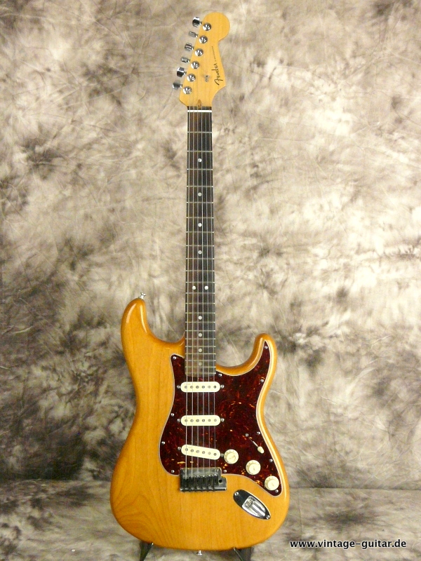 Fender-Stratocaster_Special-2011-natural-001.JPG