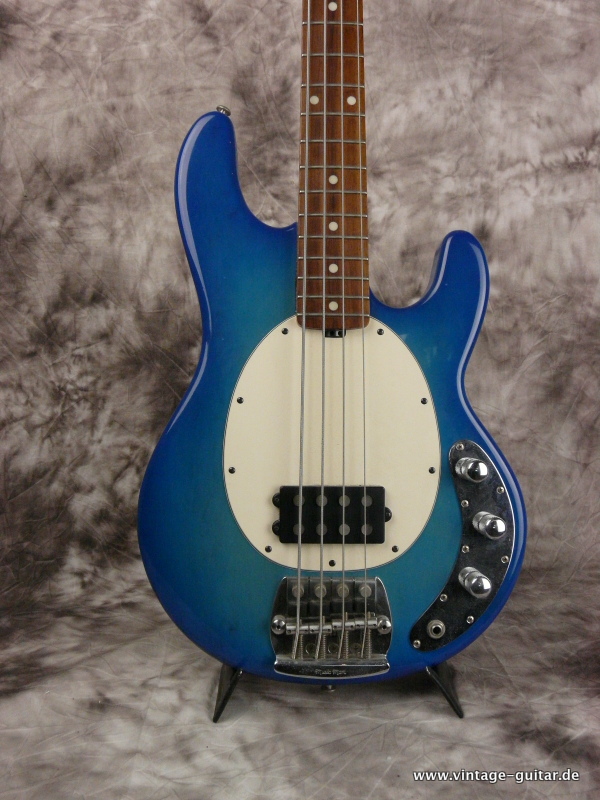Musicman-Stingray-blueburst-1991-002.JPG