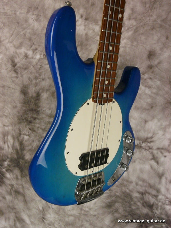 Musicman-Stingray-blueburst-1991-005.JPG