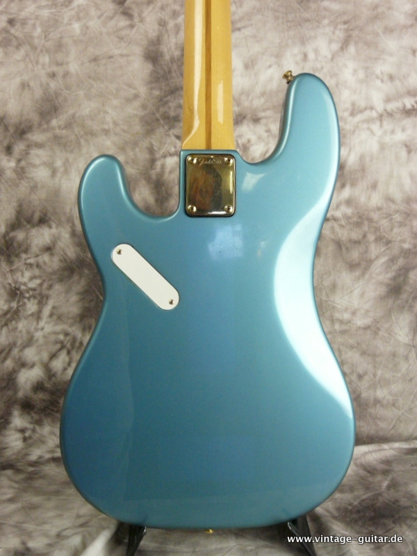 Fender-Precision-Special-lake-placid-blue-1983-004.JPG