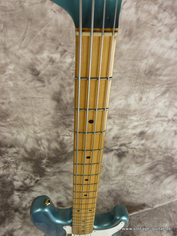 Fender-Precision-Special-lake-placid-blue-1983-005.JPG