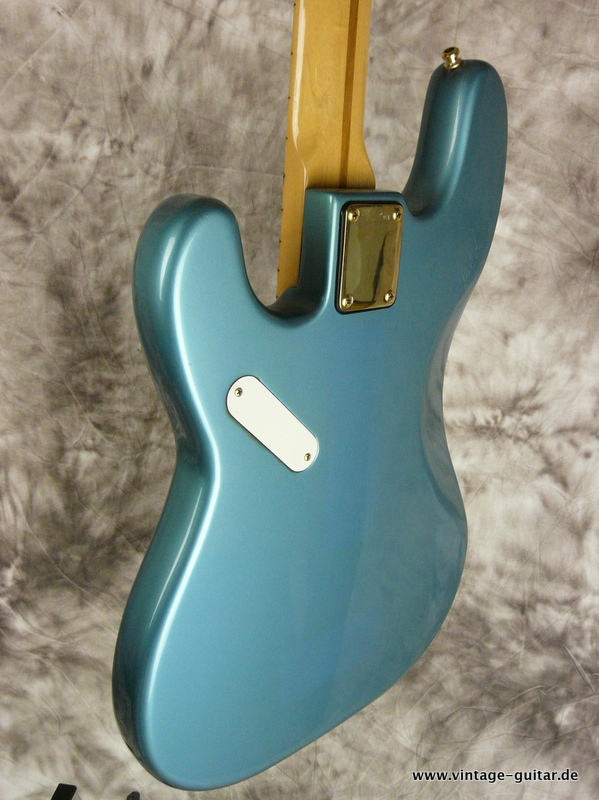 Fender-Precision-Special-lake-placid-blue-1983-009.JPG