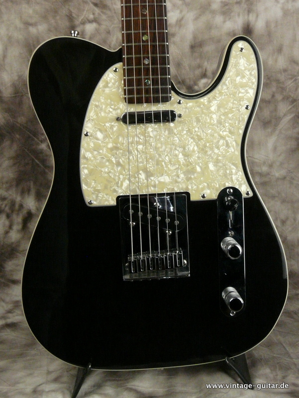 Fender-Telecaster-Special-Black-binding-002.JPG