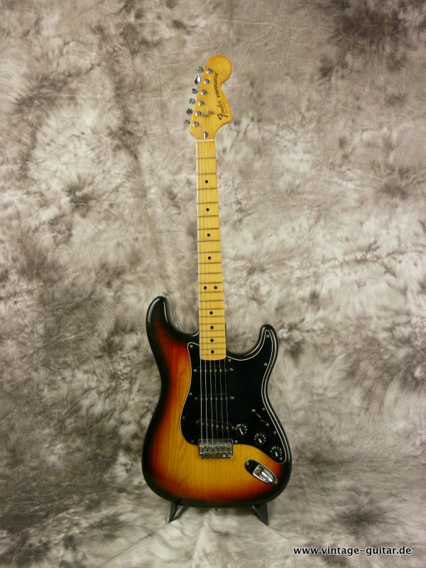 FENDER Stratocaster