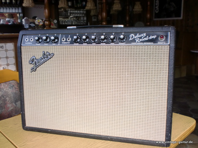 Fender-Deluxe-Reverb_1966-001.JPG