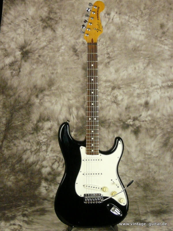 Fender_Stratocaster_1983_Dan-Smith-black-001.JPG