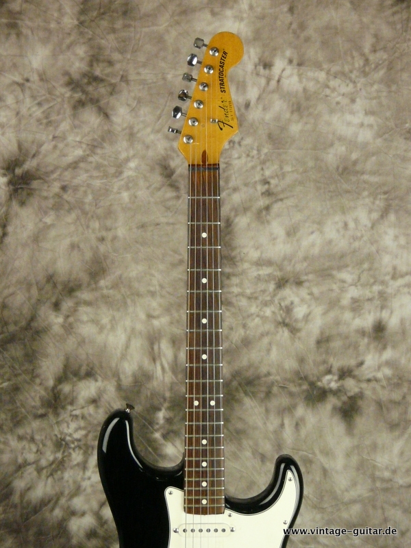 Fender_Stratocaster_1983_Dan-Smith-black-007.JPG