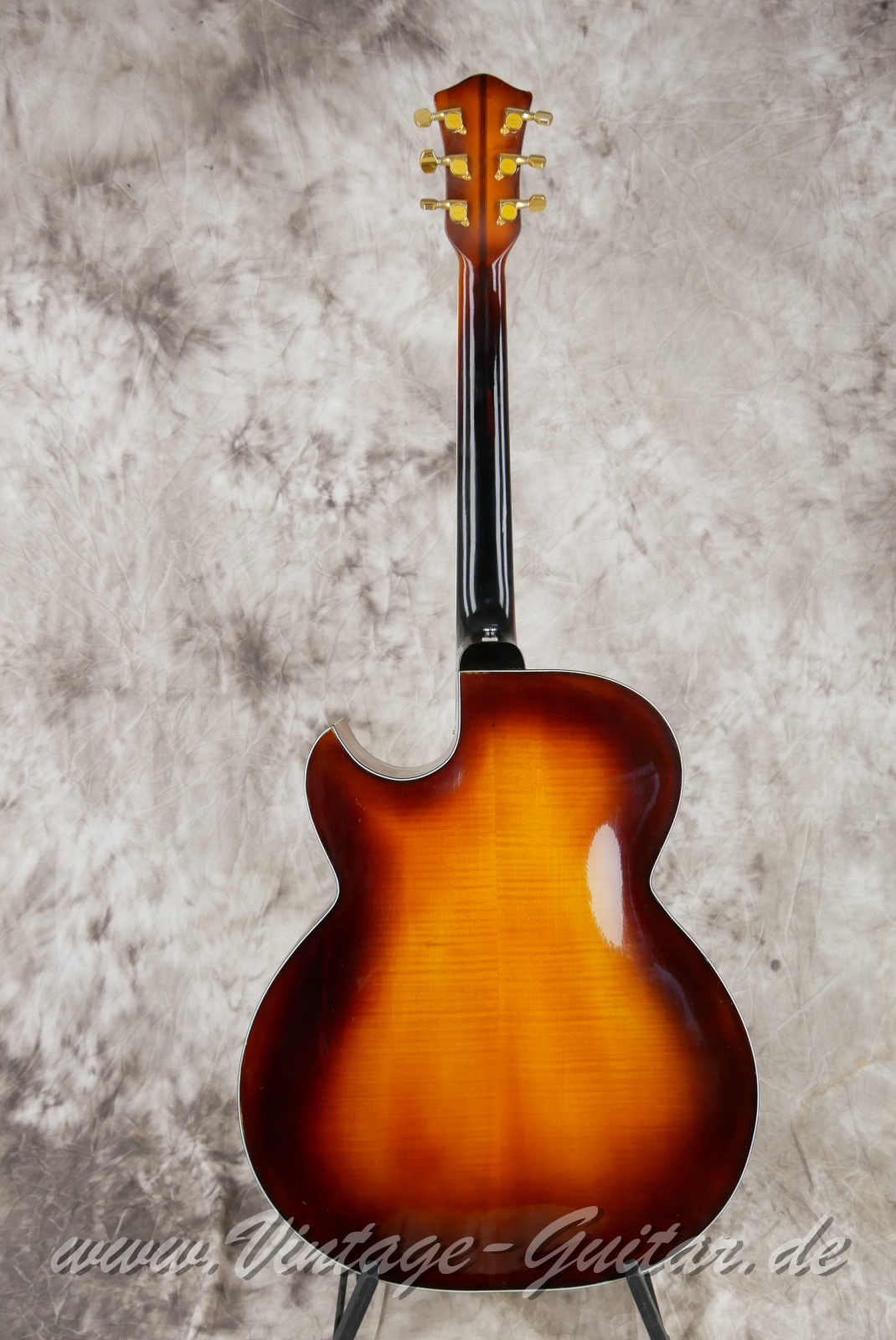 Schulz_Instrumentenbau_Solid_Archtop_sunburst_2000-002.JPG