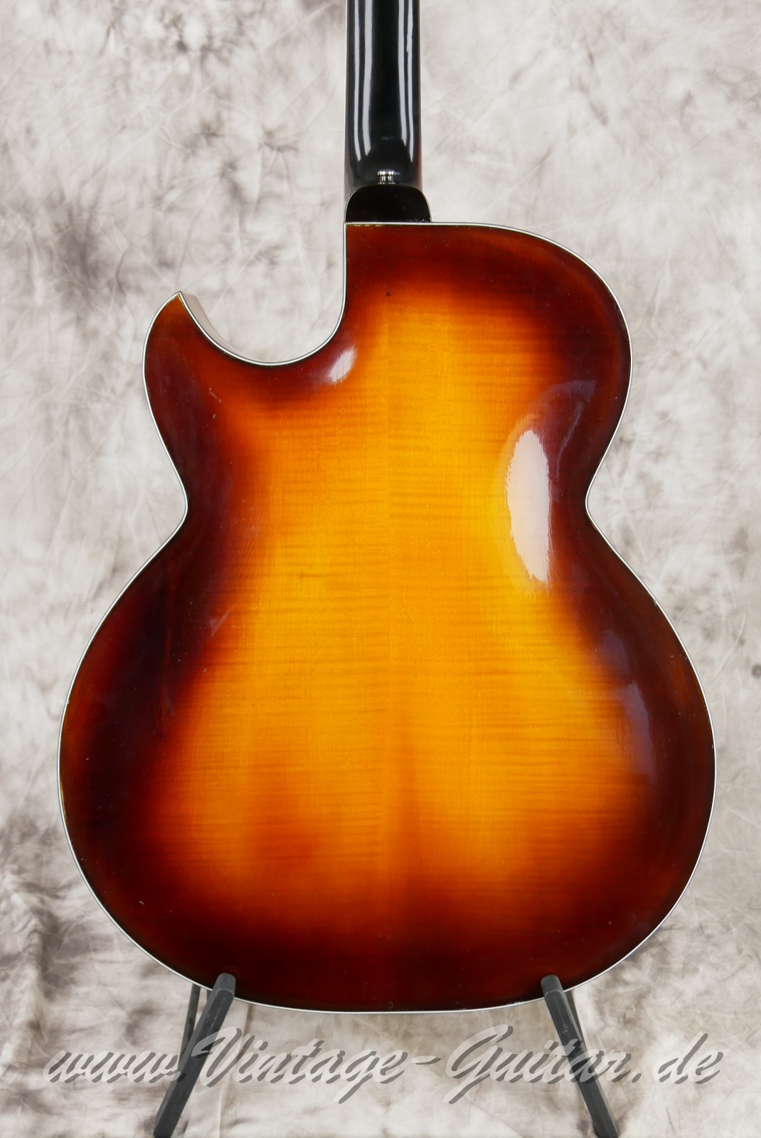 Schulz_Instrumentenbau_Solid_Archtop_sunburst_2000-008.JPG