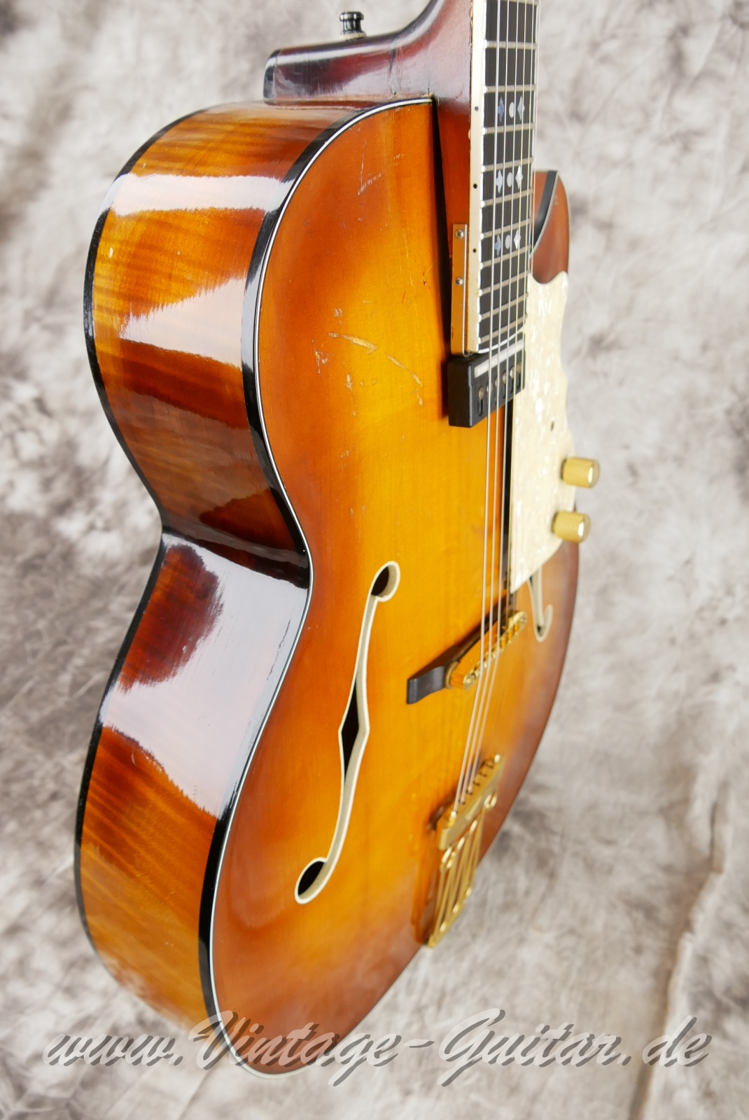 Schulz_Instrumentenbau_Solid_Archtop_sunburst_2000-009.JPG