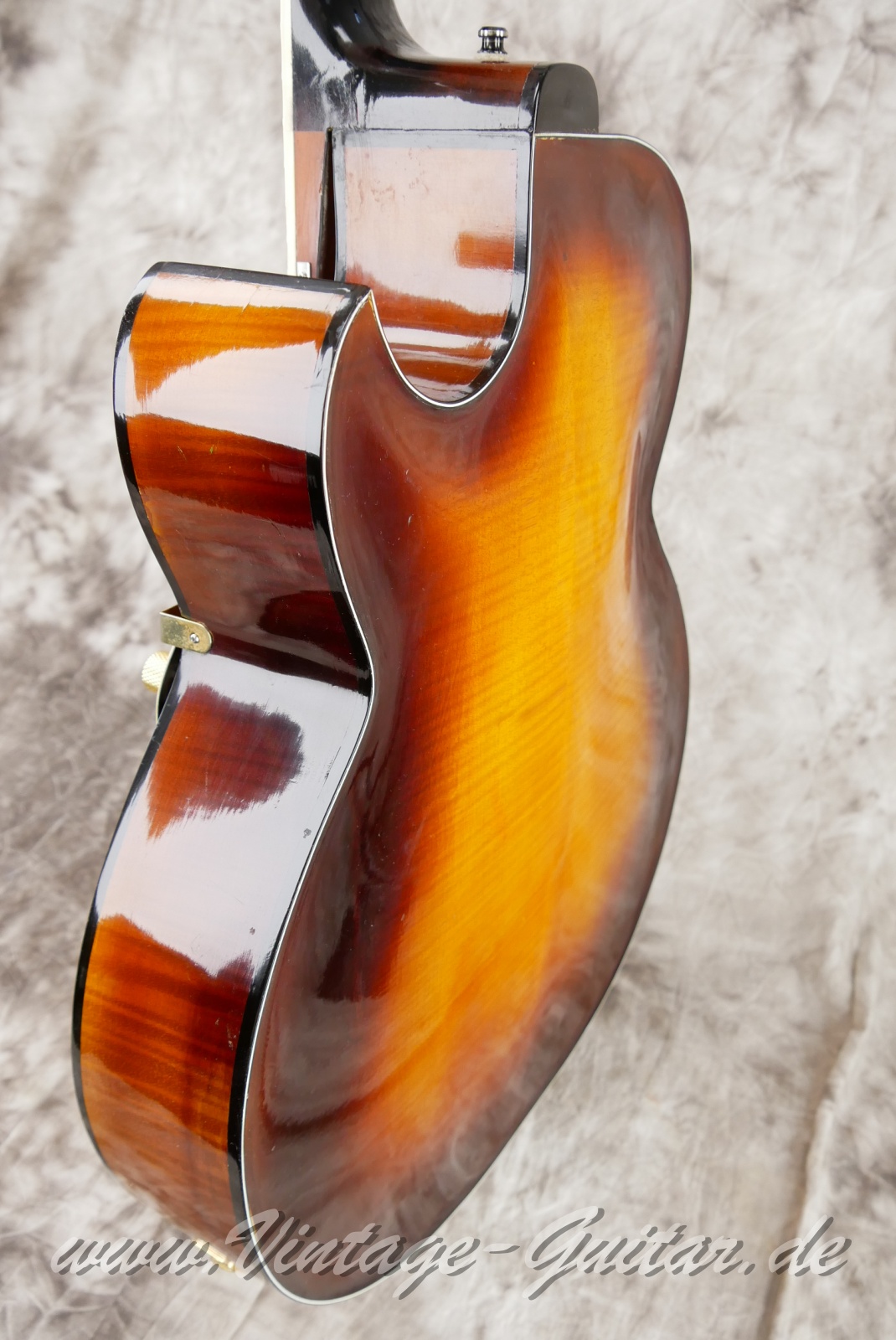 Schulz_Instrumentenbau_Solid_Archtop_sunburst_2000-011.JPG