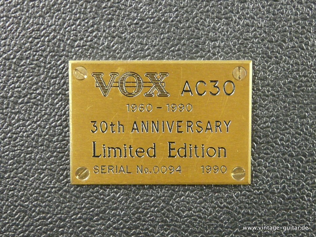 VOX-AC-30-1990-30th-anniversary-006.JPG