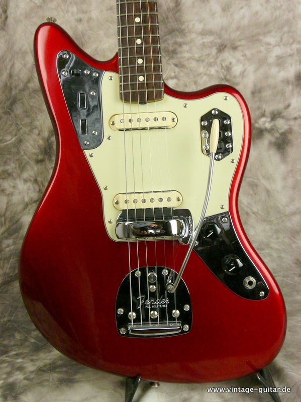 Fender-Jaguar-62-Special-Run-Thin-Lacquer-candy-apple-red-2008-002.JPG