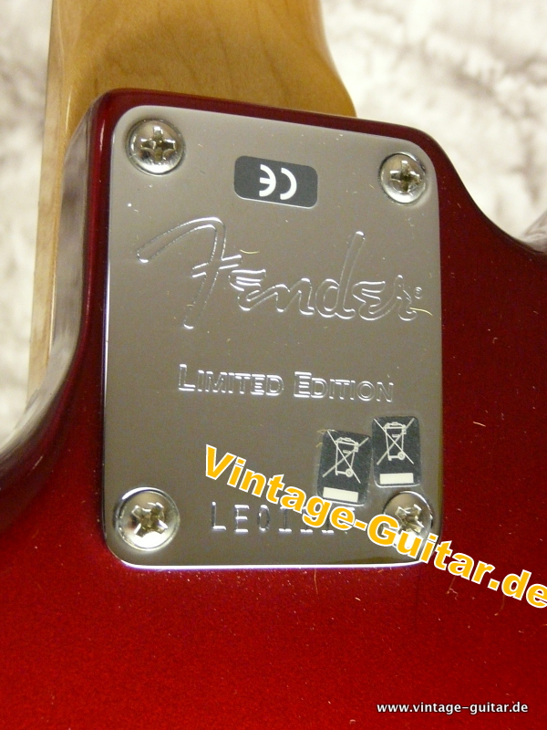 Fender-Jaguar-62-Special-Run-Thin-Lacquer-candy-apple-red-2008-013.JPG