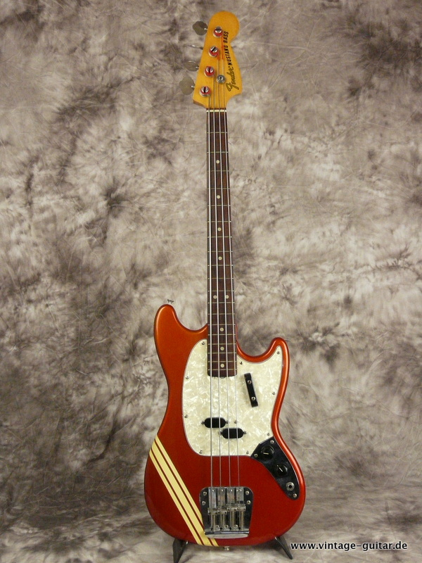 Fender-Mustang-Bass-Competition-1972-Candy-Apple-Red-001.JPG