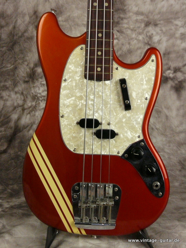 Fender-Mustang-Bass-Competition-1972-Candy-Apple-Red-002.JPG
