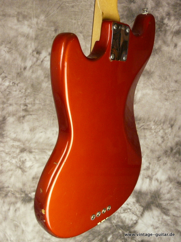 Fender-Mustang-Bass-Competition-1972-Candy-Apple-Red-005.JPG