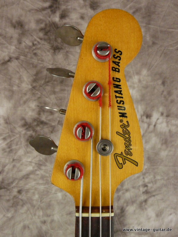 Fender-Mustang-Bass-Competition-1972-Candy-Apple-Red-009.JPG