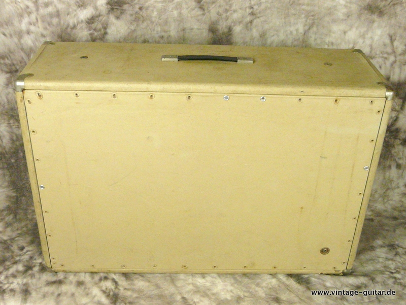 Fender-Showman-cabinet-1964-white-tolex-004.JPG