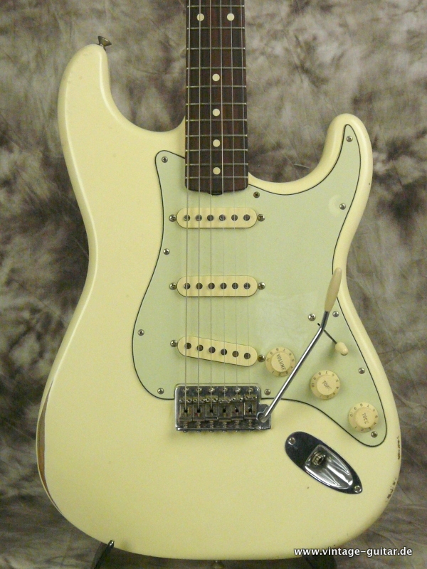 Fender-Stratocaster-2016-Roadworn-olympic-white-002.JPG