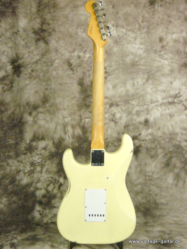 Fender-Stratocaster-2016-Roadworn-olympic-white-004.JPG