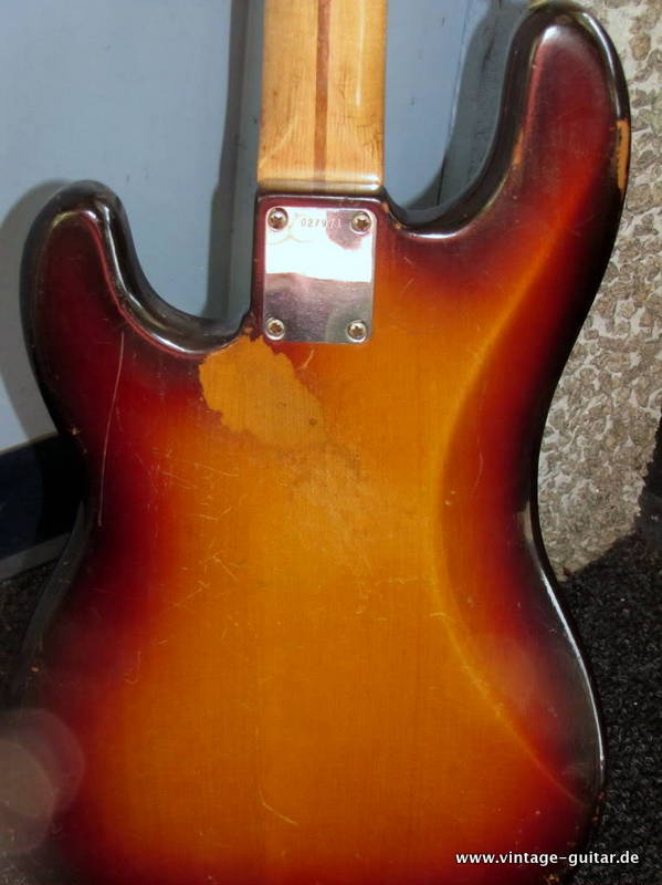 Fender-Precision_Bass-1958_sunburst-003.jpg