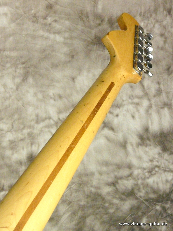 Fender_Stratocaster-1974-sunburst-rosewood-008.JPG