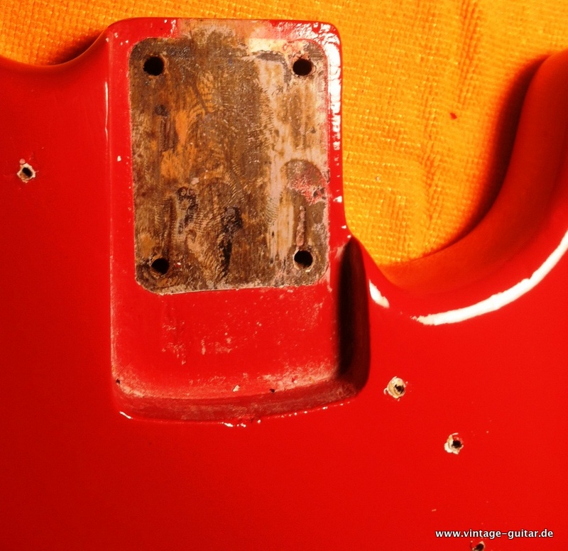 Fender_Precision_Bass-1965-Fiesta-Red-refeinish-007.jpg