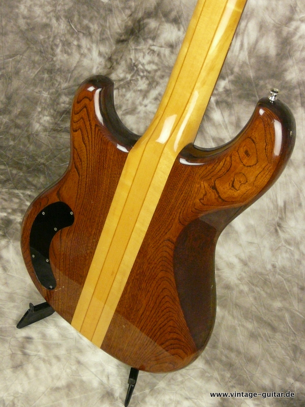 Ibanez-Musician-Bass-1979-011.JPG