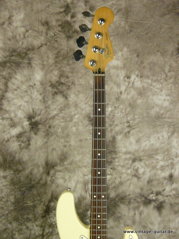 Fender-Jazz-Bass-Longhorn-white-007.JPG