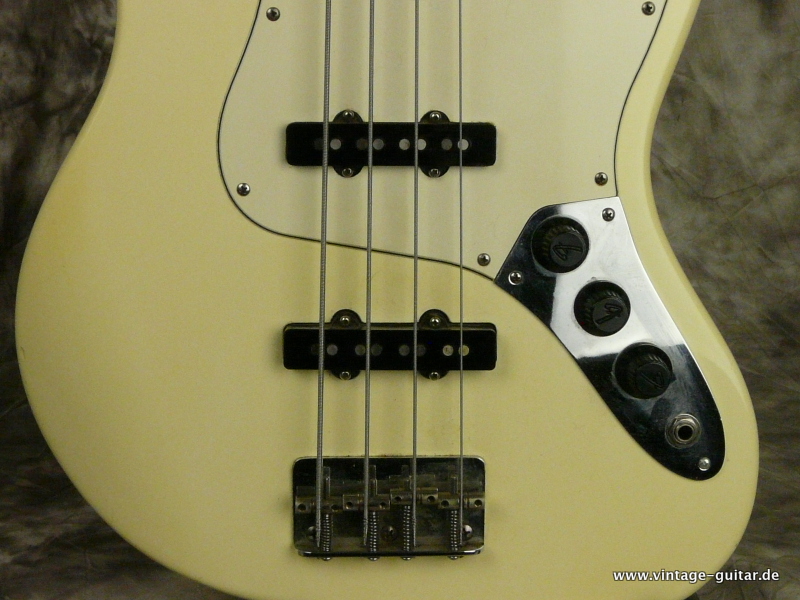 Fender-Jazz-Bass-Longhorn-white-009.JPG