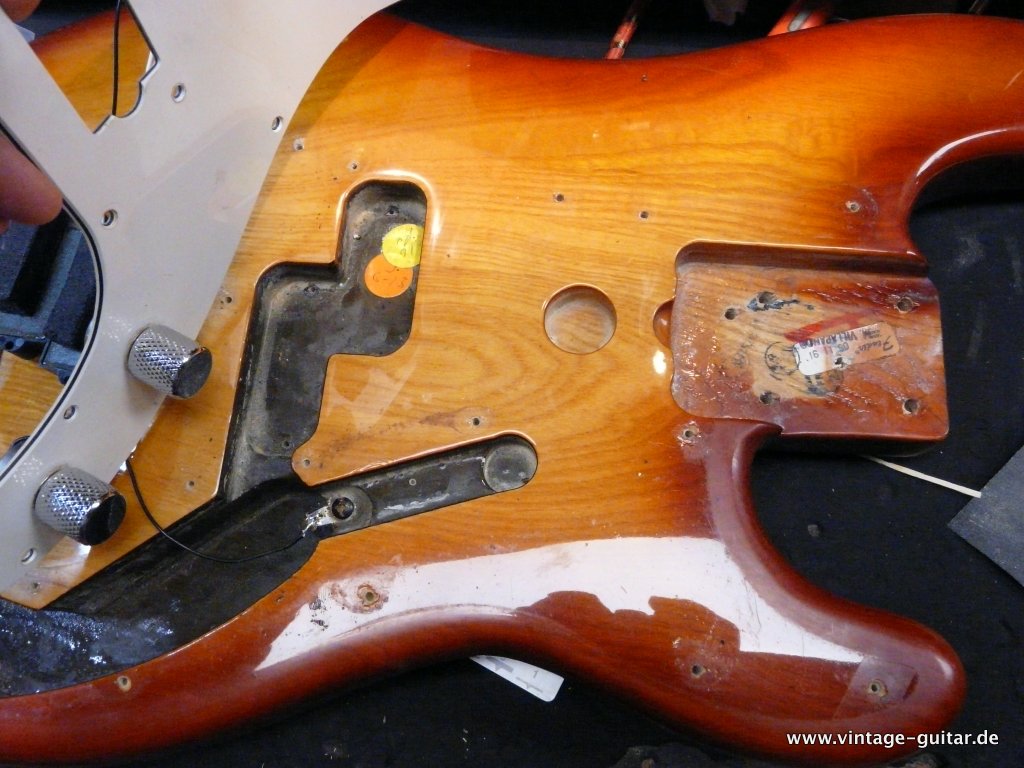 Fender_Precision-Bass-1980-sienna-burst-014.JPG