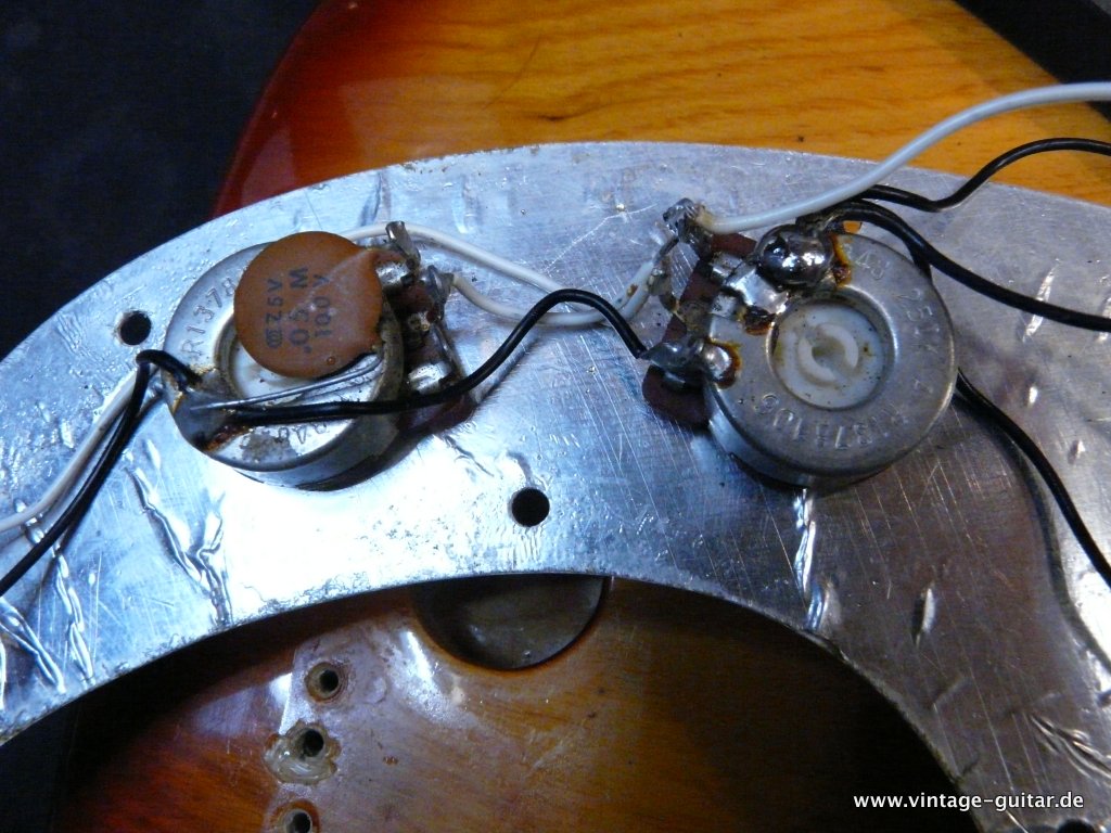 Fender_Precision-Bass-1980-sienna-burst-015.JPG