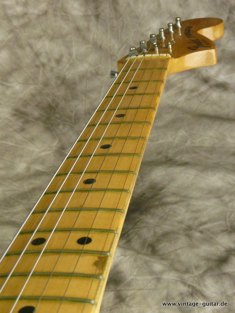 Fender-Stratocaster-1980_sunburst_bleached-008.JPG
