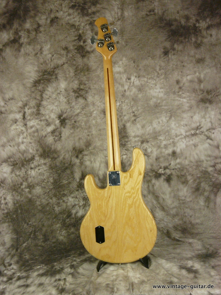 Musicman-Stingray-natural-1982-003.JPG