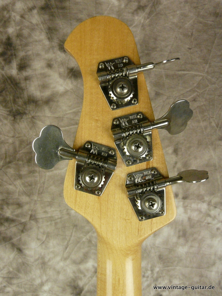 Musicman-Stingray-natural-1982-010.JPG